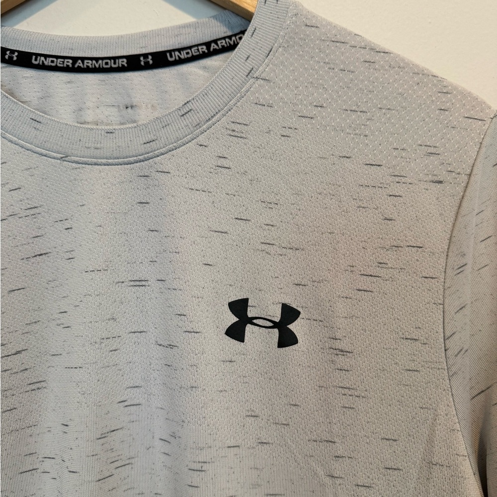 Under Armour Men's Light Gray Performance Tee